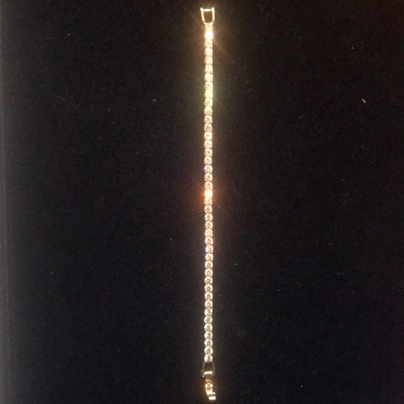 Authentic Signed Swarovski Tennis diamonds bracelet. - Picture 3 of 9